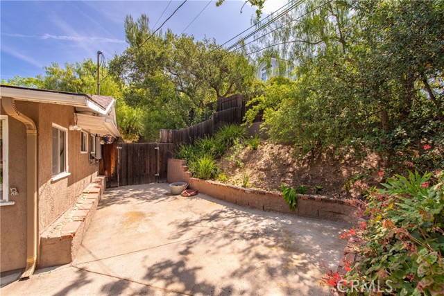 5893 Oak Knolls Road, Simi Valley CA: https://media.crmls.org/medias/04311402-2c4c-41e6-94b0-1aa2ccb02710.jpg