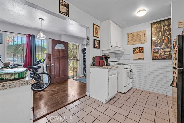 2660 Newell Street, County - Los Angeles CA: https://media.crmls.org/medias/04323aed-bdf4-46f7-8053-0244ae5acf7f.jpg