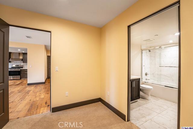 Detail Gallery Image 32 of 36 For 10523 Ashton Ave #202,  Los Angeles,  CA 90024 - 2 Beds | 2/1 Baths