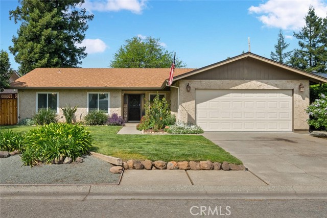 Detail Gallery Image 4 of 39 For 929 Christi Ln, Chico,  CA 95973 - 3 Beds | 2 Baths
