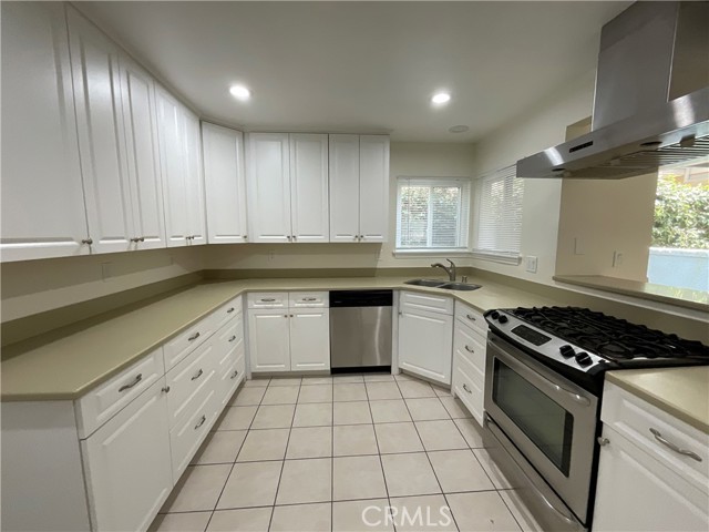2641 Santa Ana Avenue, Costa Mesa CA: https://media.crmls.org/medias/043333a9-070f-445b-a002-3dce5fb0ed76.jpg