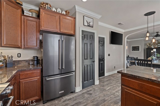 Detail Gallery Image 13 of 37 For 33412 Wallace Way, Yucaipa,  CA 92399 - 3 Beds | 2/1 Baths