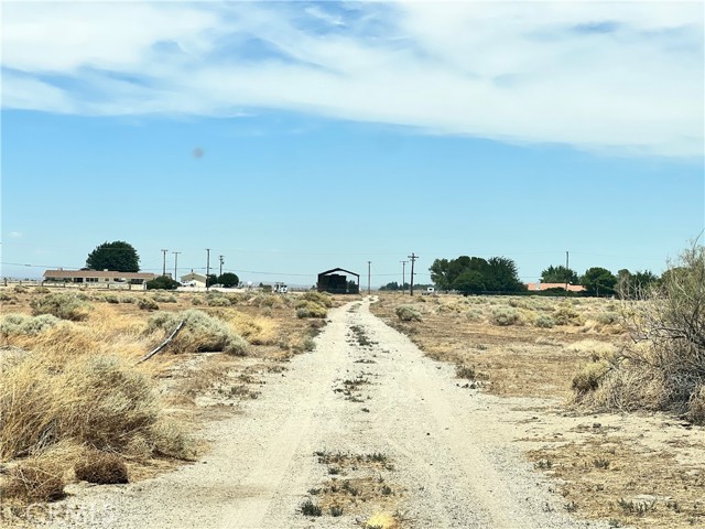 125 STE VIC AVE, Lancaster CA: https://media.crmls.org/medias/04337e80-c04d-4b2f-bc9a-eedc65979b4e.jpg