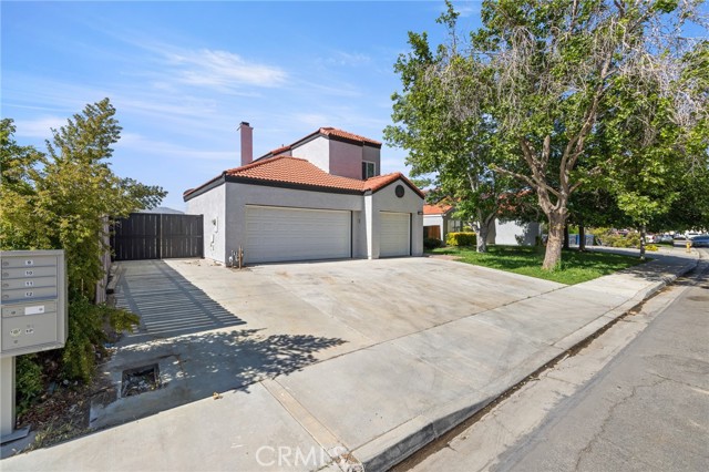 Detail Gallery Image 1 of 50 For 4046 Kona Ct, Palmdale,  CA 93552 - 3 Beds | 3 Baths