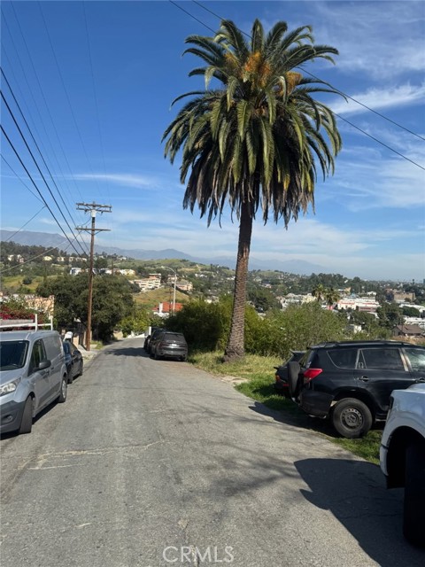 Detail Gallery Image 3 of 5 For 3439 Amethyst St, Los Angeles,  CA 90032 - – Beds | – Baths