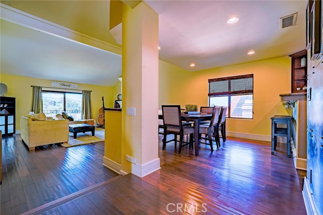 Detail Gallery Image 6 of 73 For 24163 Mentry Dr, Newhall,  CA 91321 - 6 Beds | 3/1 Baths