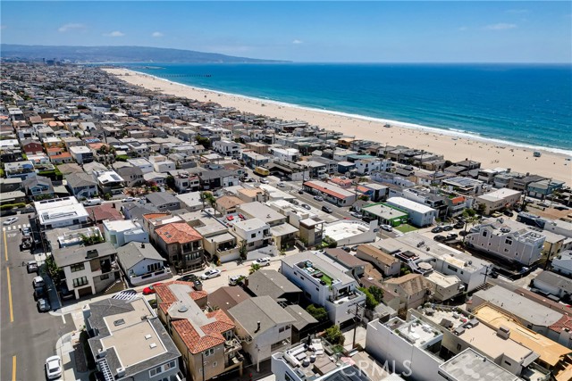 241 33rd Street, Hermosa Beach, California 90254, 2 Bedrooms Bedrooms, ,1 BathroomBathrooms,Residential,Sold,33rd,SB23145037