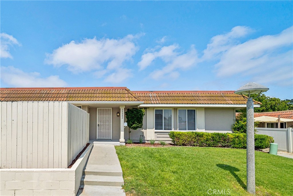 24882 Via San Rafael