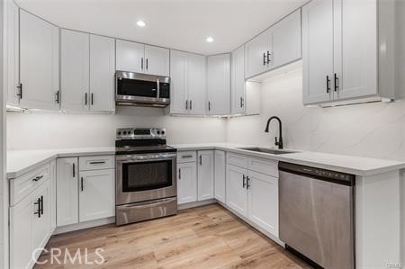 18547 Collins Street, Tarzana CA: https://media.crmls.org/medias/0436cc15-e330-4062-bec9-4afa0dbf6349.jpg