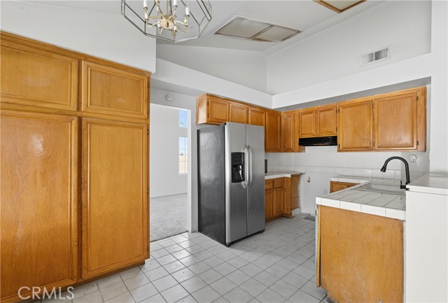 14698 King Canyon Road, Victorville CA: https://media.crmls.org/medias/0436e40e-f2df-4407-a62e-8de703500f72.jpg