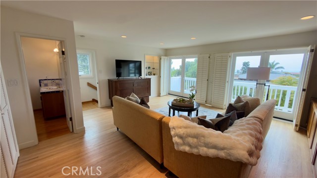 508 Seaview, Laguna Beach CA: https://media.crmls.org/medias/0436fedb-4959-4249-8b00-8c3dc876f68a.jpg
