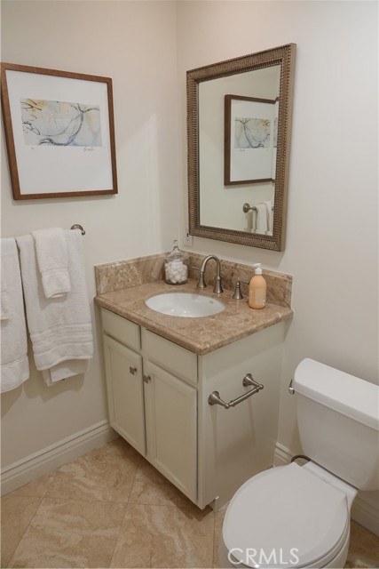 11974 Mayfield Avenue, Los Angeles CA: https://media.crmls.org/medias/04376a88-7b6f-4f3e-9b29-607aff205472.jpg