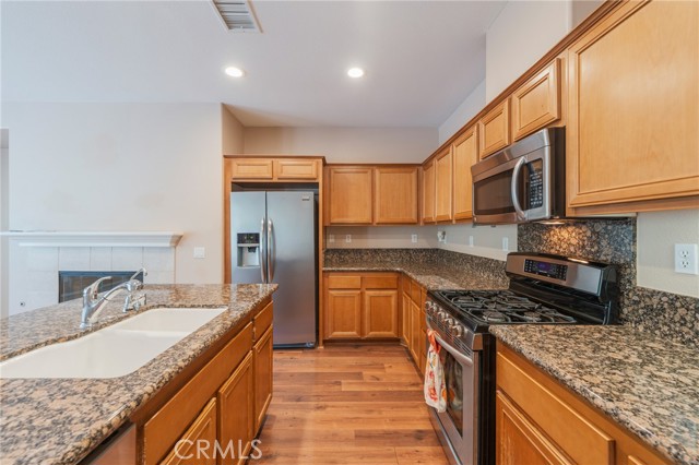 Detail Gallery Image 6 of 40 For 34278 Torrey Pines Court, Lake Elsinore,  CA 92532 - 3 Beds | 2 Baths