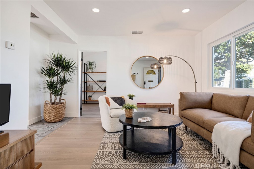 MLS #SB25269824 image #3