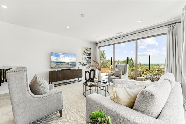 Detail Gallery Image 3 of 60 For 147 Oceano, Irvine,  CA 92602 - 3 Beds | 2/1 Baths