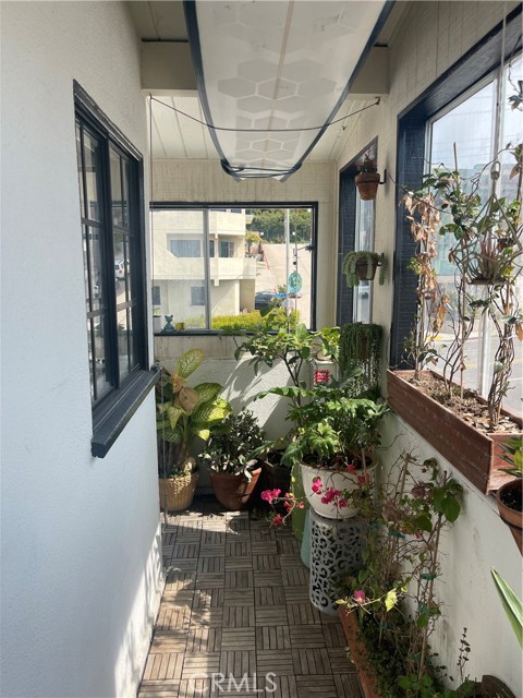 227 44th Street, Manhattan Beach, California 90266, 6 Bedrooms Bedrooms, ,3 BathroomsBathrooms,Residential,Sold,44th,SB23092091