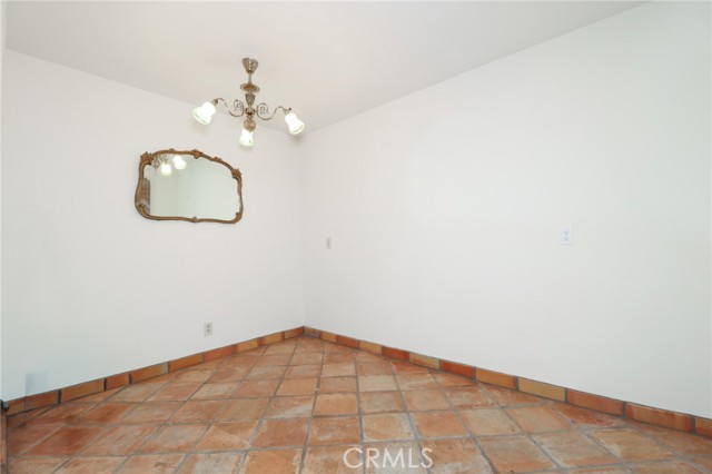 Detail Gallery Image 10 of 36 For 9860 Yoakum Dr, Beverly Hills,  CA 90210 - 1 Beds | 2 Baths