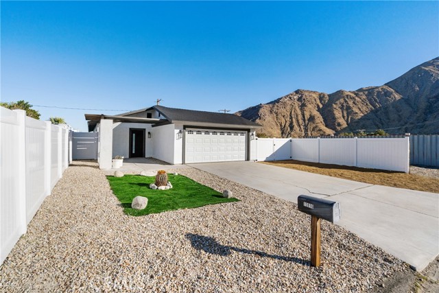 Detail Gallery Image 3 of 41 For 15916 Oreana Way, Palm Springs,  CA 92262 - 3 Beds | 2 Baths