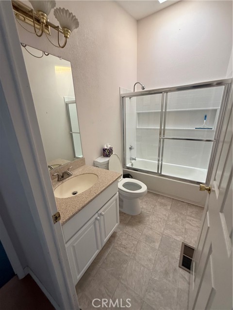 38215 Via Taffia, Murrieta CA: https://media.crmls.org/medias/043c6740-347b-48b6-8f5e-840eab2367d9.jpg