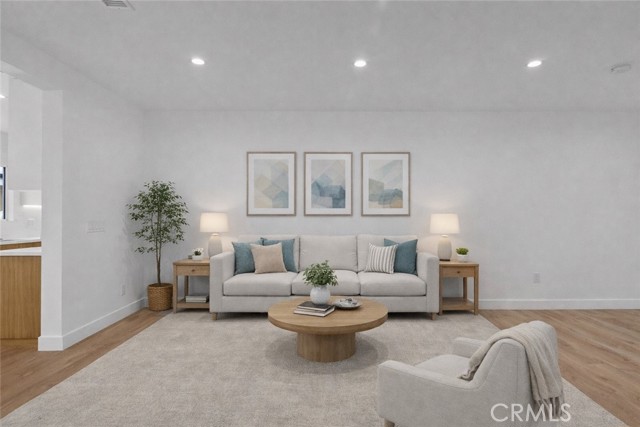 Detail Gallery Image 5 of 38 For 5730 Stansbury Ave, Van Nuys,  CA 91401 - 3 Beds | 2 Baths