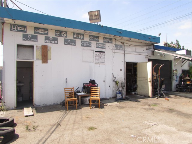 Image 33 of 50 For 3900 Figueroa