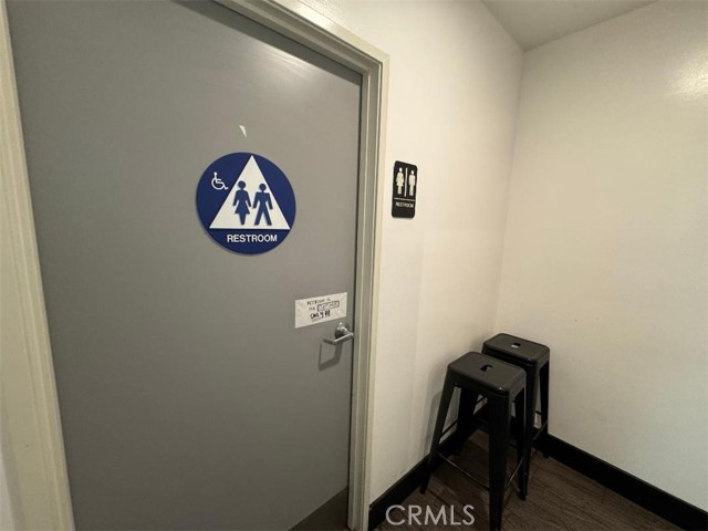 2706 Harbor Boulevard, Costa Mesa CA: https://media.crmls.org/medias/043d245d-58f1-4b14-bed2-bc93ec6b08a4.jpg