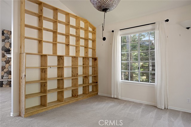 26350 Spyglass Drive, Lake Arrowhead CA: https://media.crmls.org/medias/043dd7a6-11ab-4f54-ae93-8660566c365a.jpg