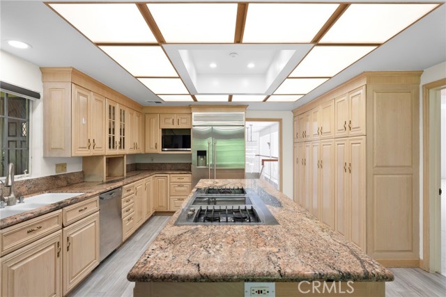 Detail Gallery Image 14 of 50 For 809 Highland Dr, La Canada Flintridge,  CA 91011 - 5 Beds | 5 Baths