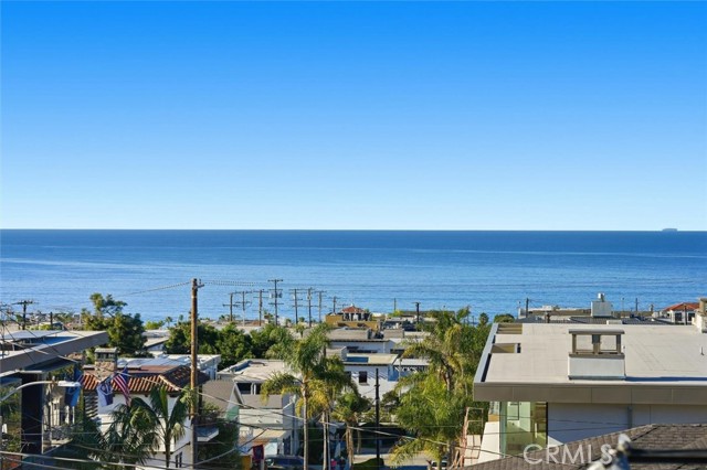 Detail Gallery Image 18 of 38 For 633 12th Street, Manhattan Beach,  CA 90266 - 5 Beds | 5/1 Baths