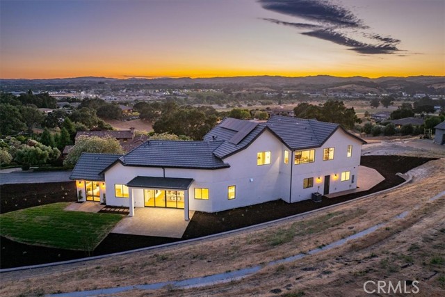 Detail Gallery Image 7 of 75 For 2480 Iron Stone Loop, Templeton,  CA 93465 - 4 Beds | 4 Baths