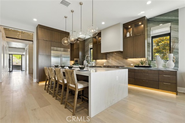 453 Promontory, Irvine CA: https://media.crmls.org/medias/043fa9b9-99fc-473e-b6e4-4bb90ae4b030.jpg