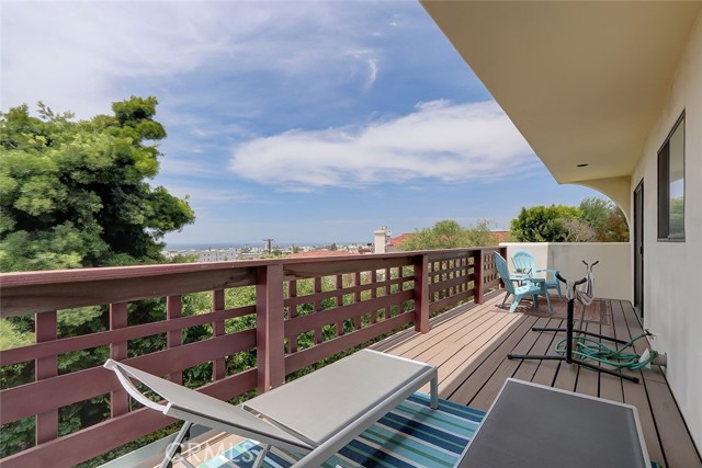 337 Hopkins Avenue, Hermosa Beach, California 90254, ,Residential Income,Sold,Hopkins,SB21158967