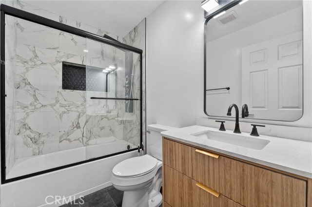 Detail Gallery Image 40 of 58 For 1131 E 21st, Long Beach,  CA 90806 - 5 Beds | 5 Baths