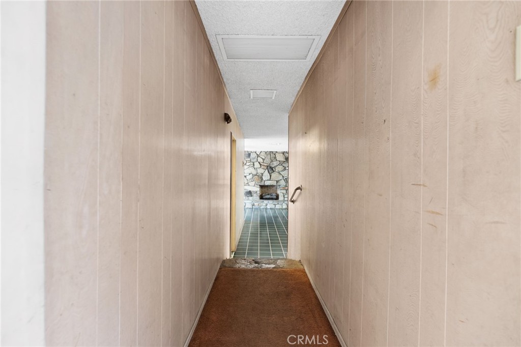 https://media.crmls.org/medias/0440f6fe-4325-401c-96c7-ddb401a1ebb0.jpg?preset=X-Large