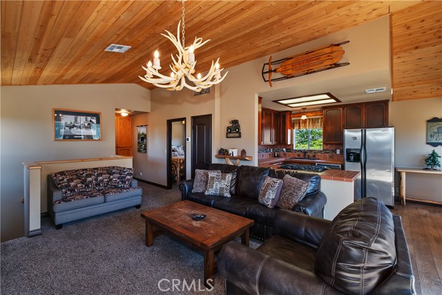 43850 Yosemite Drive, Big Bear Lake, CA 92315