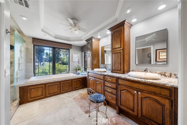 Detail Gallery Image 22 of 75 For 40498 Calle Madero, Temecula,  CA 92591 - 5 Beds | 4 Baths