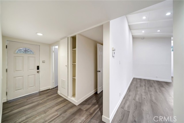 Detail Gallery Image 29 of 43 For 19706 Victory Bld, Woodland Hills,  CA 91367 - 4 Beds | 2 Baths