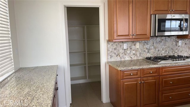Detail Gallery Image 12 of 37 For 14950 Henry St, Corona,  CA 92880 - 4 Beds | 3 Baths