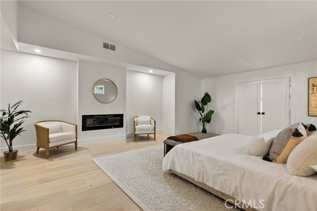 6009 Neddy Avenue, Woodland Hills CA: https://media.crmls.org/medias/04430359-9c00-4e67-b744-85d40a1fcbdd.jpg
