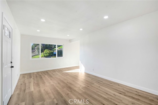 Detail Gallery Image 3 of 16 For 1070 La Casa, La Habra,  CA 90631 - 2 Beds | 1 Baths