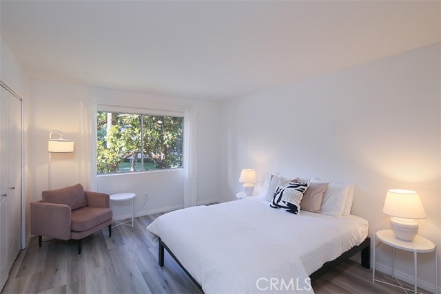 382 E California Boulevard, Pasadena CA: https://media.crmls.org/medias/0443ddc9-1a4a-4f74-a1a3-b79cf9f4e17b.jpg