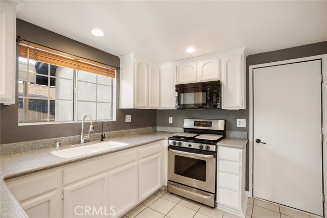 Detail Gallery Image 11 of 32 For 29247 Allan St, Lake Elsinore,  CA 92532 - 3 Beds | 2 Baths
