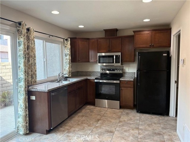 Detail Gallery Image 3 of 18 For 877 Silver Fir Rd, Walnut,  CA 91789 - 3 Beds | 2 Baths