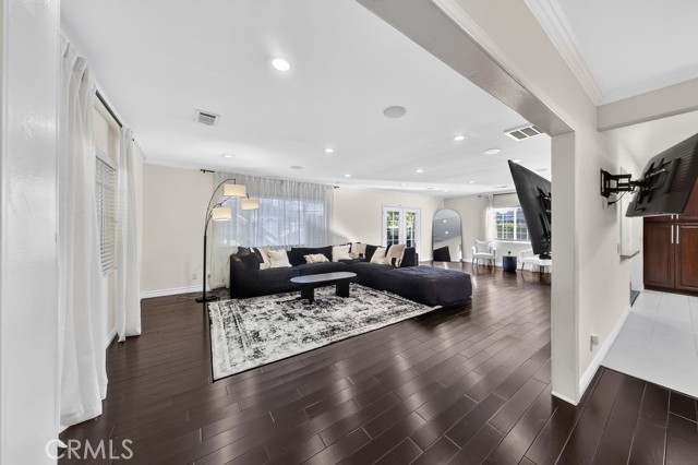 1256 Irving Avenue photo 14