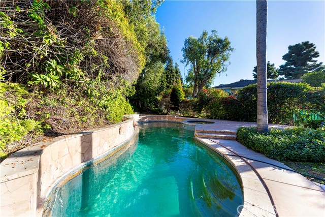 Detail Gallery Image 16 of 75 For 185 S Trish Ct, Anaheim Hills,  CA 92808 - 5 Beds | 4/1 Baths