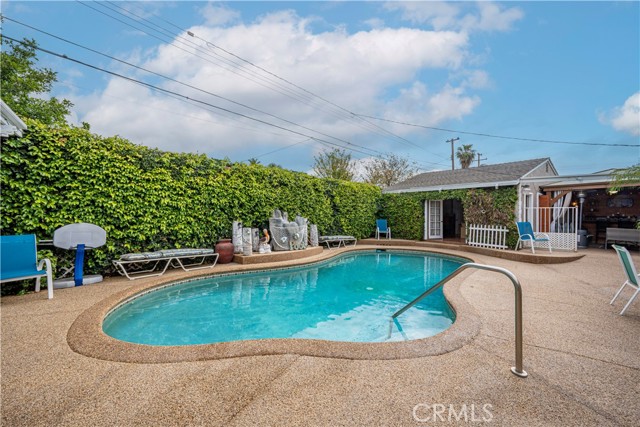 2033 E Duell Street, Glendora CA: https://media.crmls.org/medias/0444e015-b60a-42f9-80e8-5b6574c802d8.jpg