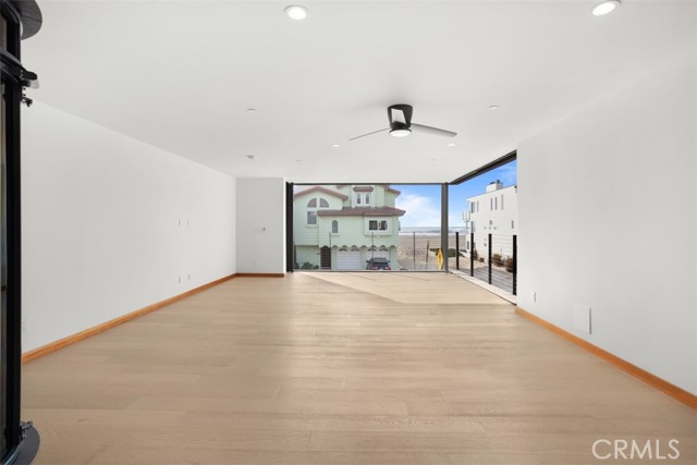 Detail Gallery Image 19 of 54 For 3932 Ocean Drive, Oxnard,  CA 93035 - 3 Beds | 2/1 Baths