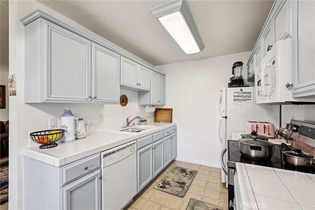 2094 Grand Ave - photo 7