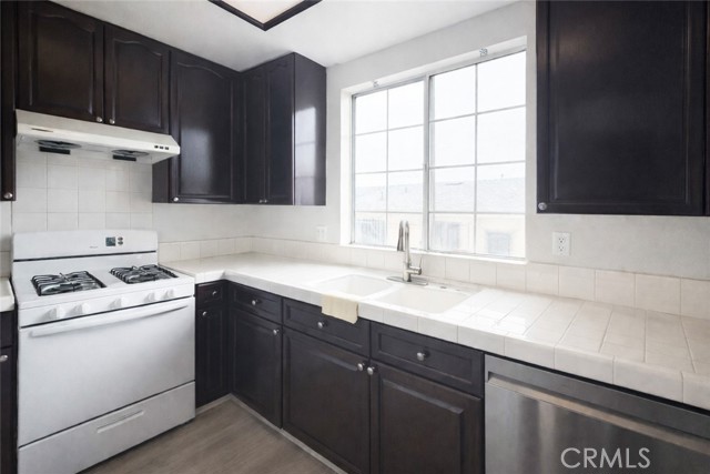 Detail Gallery Image 8 of 26 For 1540 New Ave #C,  San Gabriel,  CA 91776 - 3 Beds | 3 Baths