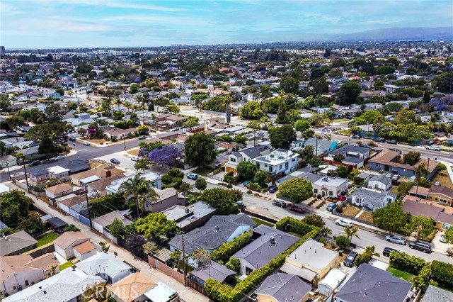 12520 Gilmore Avenue, Los Angeles CA: https://media.crmls.org/medias/0446fbbb-4714-4e77-95d2-e68d854ad462.jpg